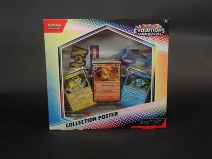 Pokémon-Karte
Inhalt: 1 Sammelbox mit Poster 
Edit