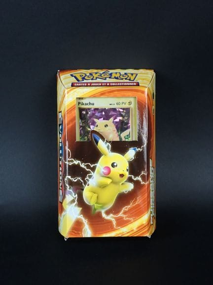 Pokémon Card
Contents: 1 powerful Pikachu deck
Edi