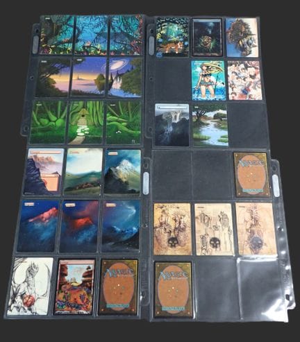Magic: The Gathering 
Contenuto: Set di 37 terre b