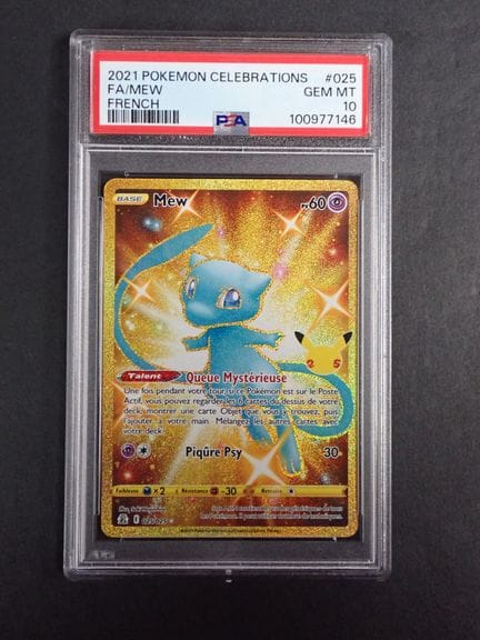Carta Pokémon 
Contenuto: 1 carta rara di Mew
Ediz