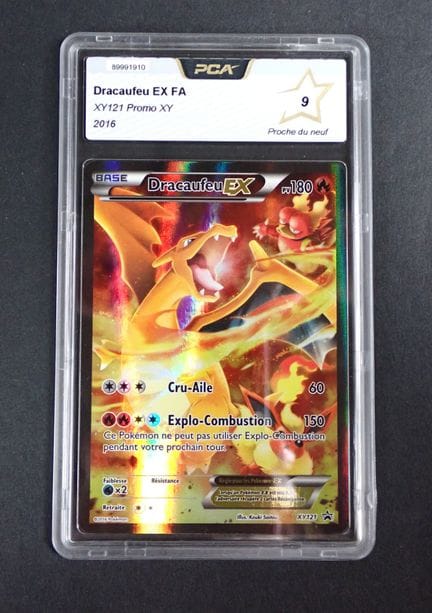 Carte Pokemon 
Contenu: 1 carte rare Dracaufeu EX
