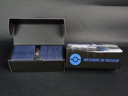 Carte Pokémon 
Contenuto: Set di 2 mazzi in toploa