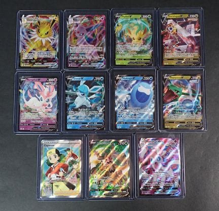 Carta Pokémon 
Contenuto: Set di 11 carte rare, tr