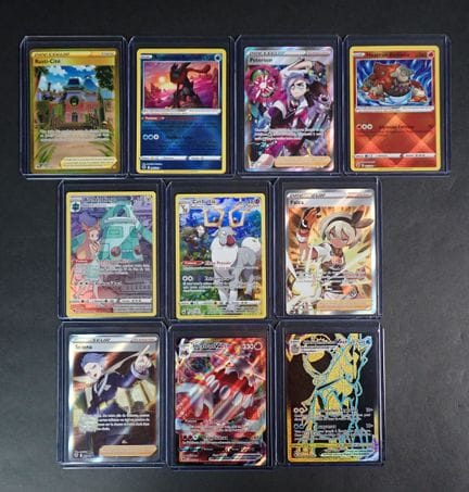 Carta Pokémon 
Contenuto: Set di 10 carte rare, tr