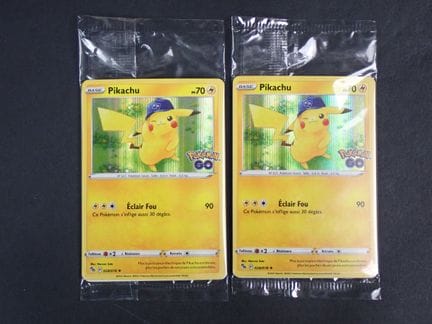 Carte Pokemon 
Contenu: 2 cartes rares Pikachu 
Ed