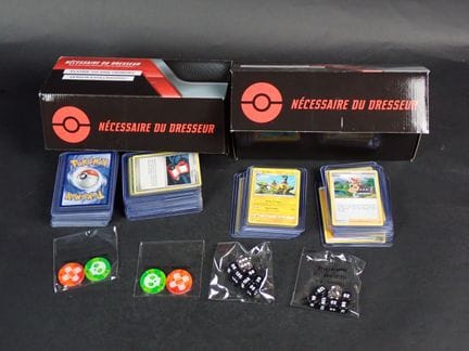 Carte Pokémon 
Contenuto: Set di 4 mazzi in toploa