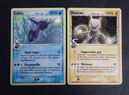 Carta Pokémon 
Contenuto: 2 carte rare di Mewtwo e