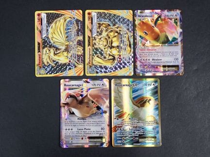 Carta Pokémon 
Contenuto: Set di 5 carte rare tra 