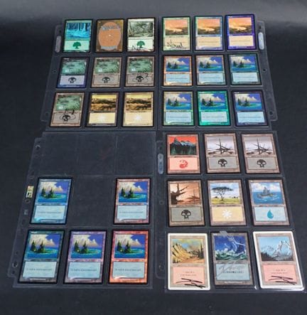 Magic: The Gathering 
Contenuto: Set di 53 terre b