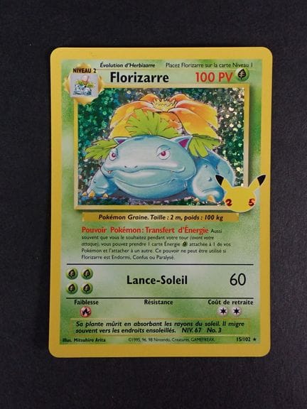 Carta Pokémon 
Contenuto: 1 carta rara Florizarre 