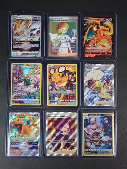 Carta Pokémon 
Contenuto: Set di carte rare tra cu