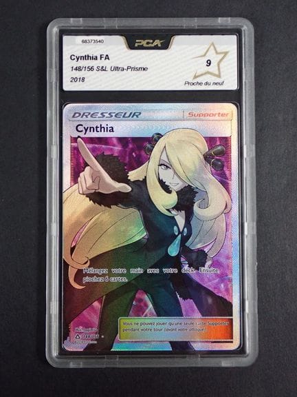 Carta Pokémon 
Contenuto: 1 carta rara di Cinthia
