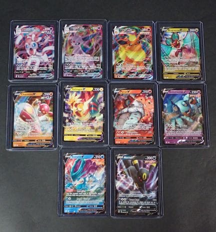 Carta Pokémon 
Contenuto: Set di 11 carte rare, tr