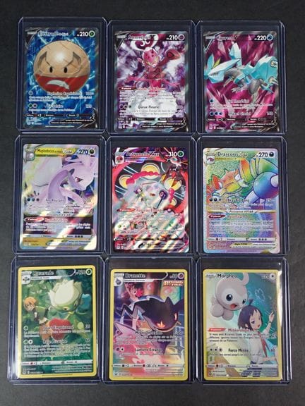 Carta Pokémon 
Contenuto: Set di 9 carte tra cui D