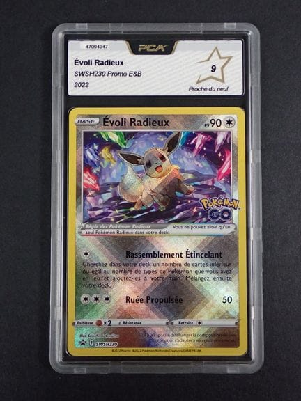 Carta Pokémon 
Contenuto: 1 carta rara Eevee Radio