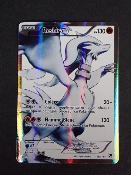 Carta Pokémon 
Contenuto: 1 carta rara di Reshiram