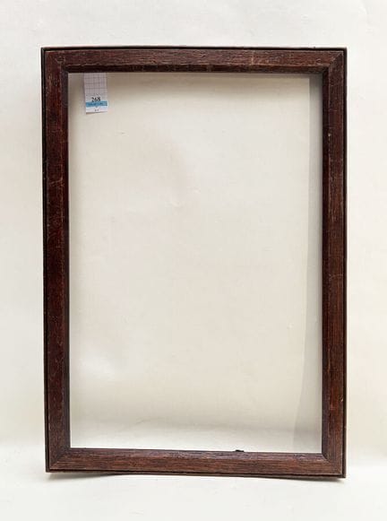 19 世纪晚期的包袋（38 x 25.5 x 2.5 厘米）
经过锈蚀处理的木制魔杖。
38 x 2