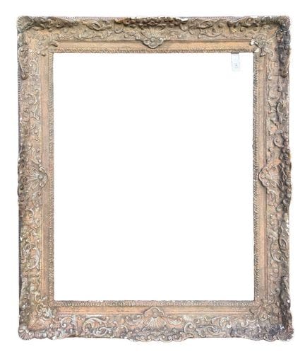 名为“蒙帕纳斯”的画框  71 x 58.5 x 11 厘米
木雕画框，表面经做旧处理呈棕色，采用路