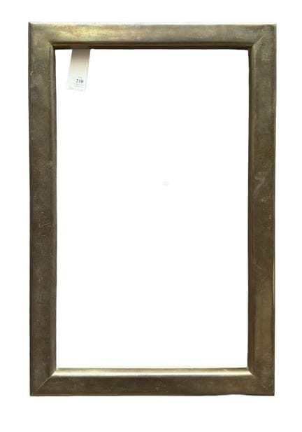 20世纪画框（42 x 24.5 x 3 厘米）
带装饰线条的木制画框，表面覆有做旧处理的铜合金薄片