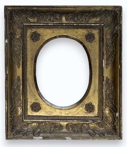 镜框 帝国时期（16.5 x 13 x 8 厘米）
椭圆形木质镶金浆糊画框，饰有以天鹅和树叶为边饰的