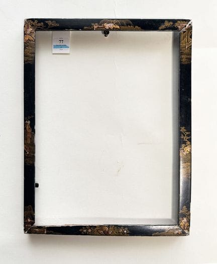 20 世纪 画框（26 x 19 x 1.5 厘米）
黑漆镜框，饰有多色动画场景和寺庙装饰。
26 