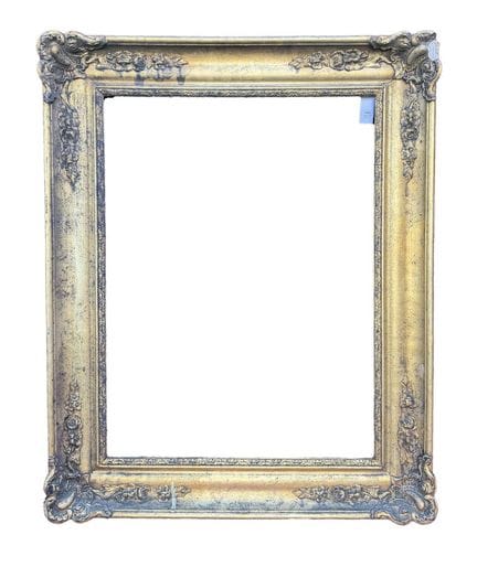 路易·菲利普风格画框 63 x 47 x 9.5 厘米
木质画框，饰有做旧效果的镀金饰面，四角饰有花