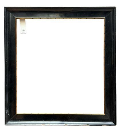 20世纪初的画框（36 x 33 x 4 厘米）
带装饰线条的木制画框，表面为黑化木皮，边框饰有镀金