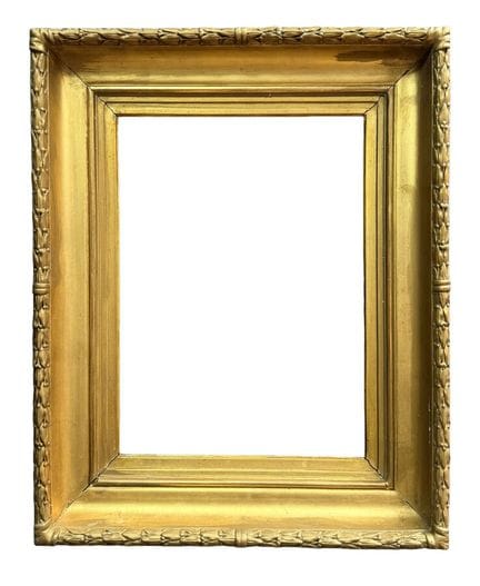 19世纪画框（36.5 x 26.5 x 8 厘米）
带凹槽的木制画框，饰有浮雕纹饰和金箔，框上装饰