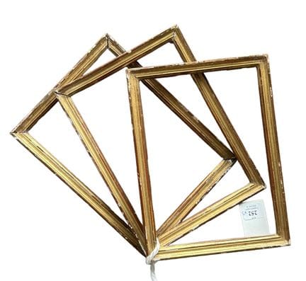 19世纪木棒（17.5 × 12.5 × 1 厘米）
一套三根带金饰的模压木棒。
17.5 × 12