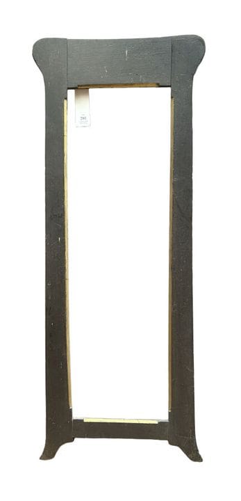 20世纪画框（50 x 15.5 x 7 厘米）
一款令人惊叹的黑色模压木框，边框饰有金色镶边。
5