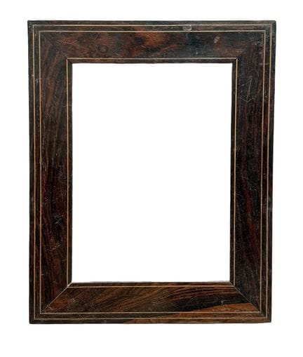 画框，19世纪末（28.5 x 20 x 5.5 厘米）
该画框采用异国木材贴面，配以浅色木条镶边，