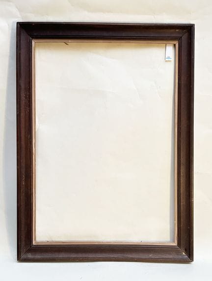 19世纪末画框（74.5 x 52.5 x 6.5 厘米）
画框采用略带凹槽的雕花木料制成，表面带有