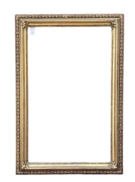 20世纪画框  78 x 48 x 7 厘米
镀金木质和灰泥画框，四角饰有玫瑰花饰和叶纹卷边