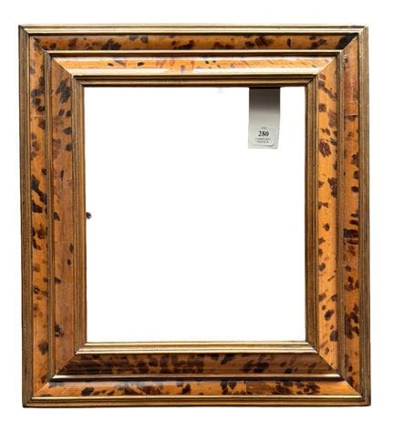 20世纪荷兰风格画框（22 x 19 x 6 厘米）
倒角造型木制模压画框，饰有仿鳞片纹贴面。
22