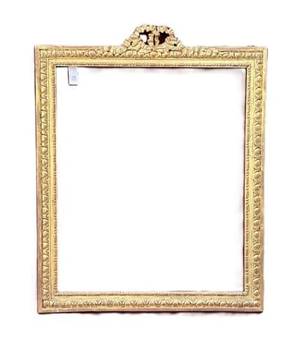 路易十六风格画框 60 x 50 x 10.5 厘米
雕花木制画框，经镀金处理，饰有卵形纹样和箭头纹