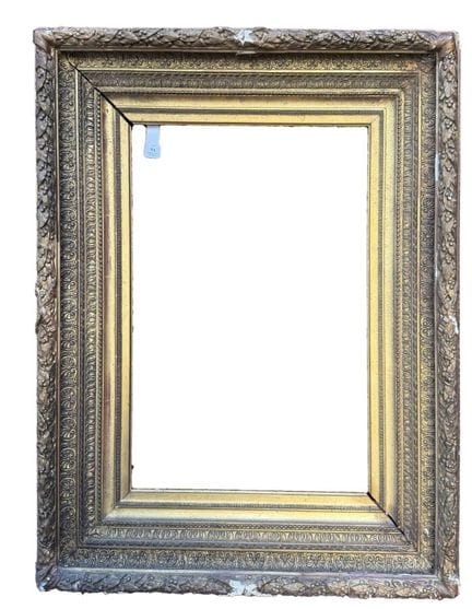 “巴比松”画框  48 x 32 x 12 厘米
木质画框，饰以镀金灰泥，表面装饰有三条叶片与棕榈叶