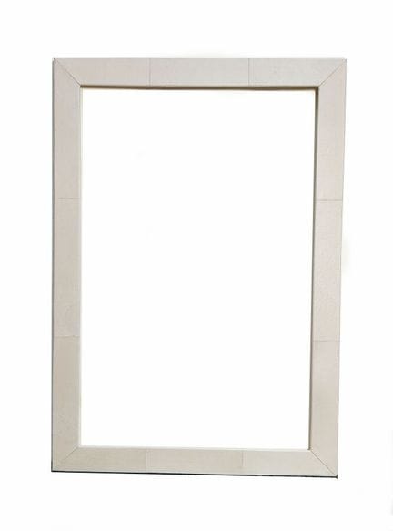 SET OF FOUR MODERN FRAMES (94 x 61 x 7 cm)
Set of 