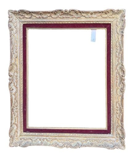 名为“蒙帕纳斯”的画框 47 x 36.5 x 8.5 厘米
路易十五风格的雕花木框，表面经做旧处理