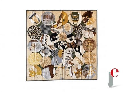 CHRISTIAN DIOR. 
Foulard en soie à motifs circulai