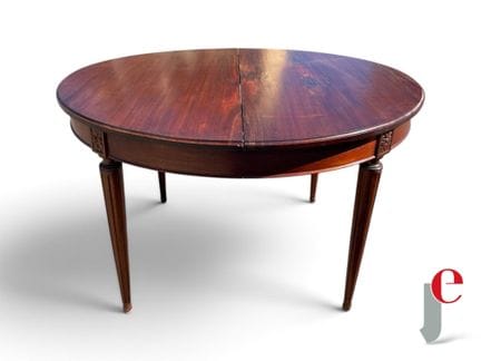 LIVING ROOM FURNITURE consisting of a round wooden