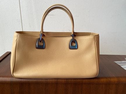 LANCEL 
Sac cabas en cuir beige, modèle East West