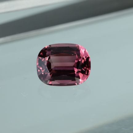 TURMALINA saturada de color ROSA NATURAL de 3,38 c