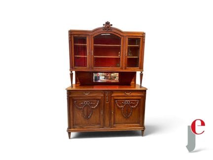 GRAND BUFFET DEUX CORPS en bois sculpté, vitrine s