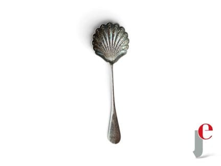CUCCHIAIO DA SPOLVERARE in argento 
Modello a last