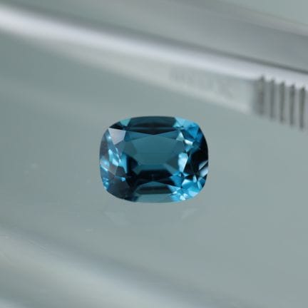TOPAZE	"LONDON BLUE" naturelle traitée de 3,50 ct.