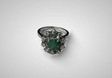 BAGUE en or blanc 18k (750 millièmes) ornée d'une 