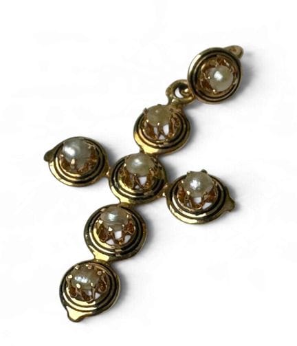 PETITE CROIX en or jaune 18k (750 millièmes) ornée