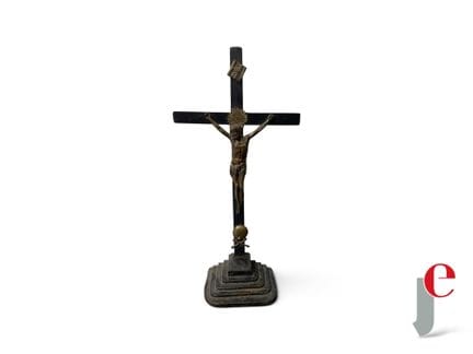 CRISTO IN CROCE, in bronzo e legno annerito. 
XVII