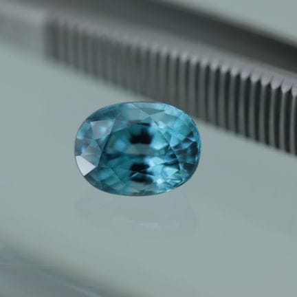 CIRCÓN NATURAL CON INTENSO AZUL LAGUNA, 5,25 ct. t