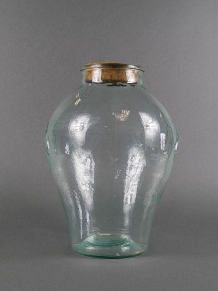 Grande vaso con coperchio in vetro. Tappo in sughe